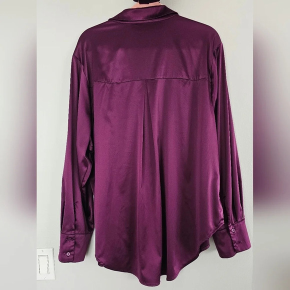 Lane Bryant Silky Plum V Neck Button Down Blouse, Size 24 - Picture 4 of 5